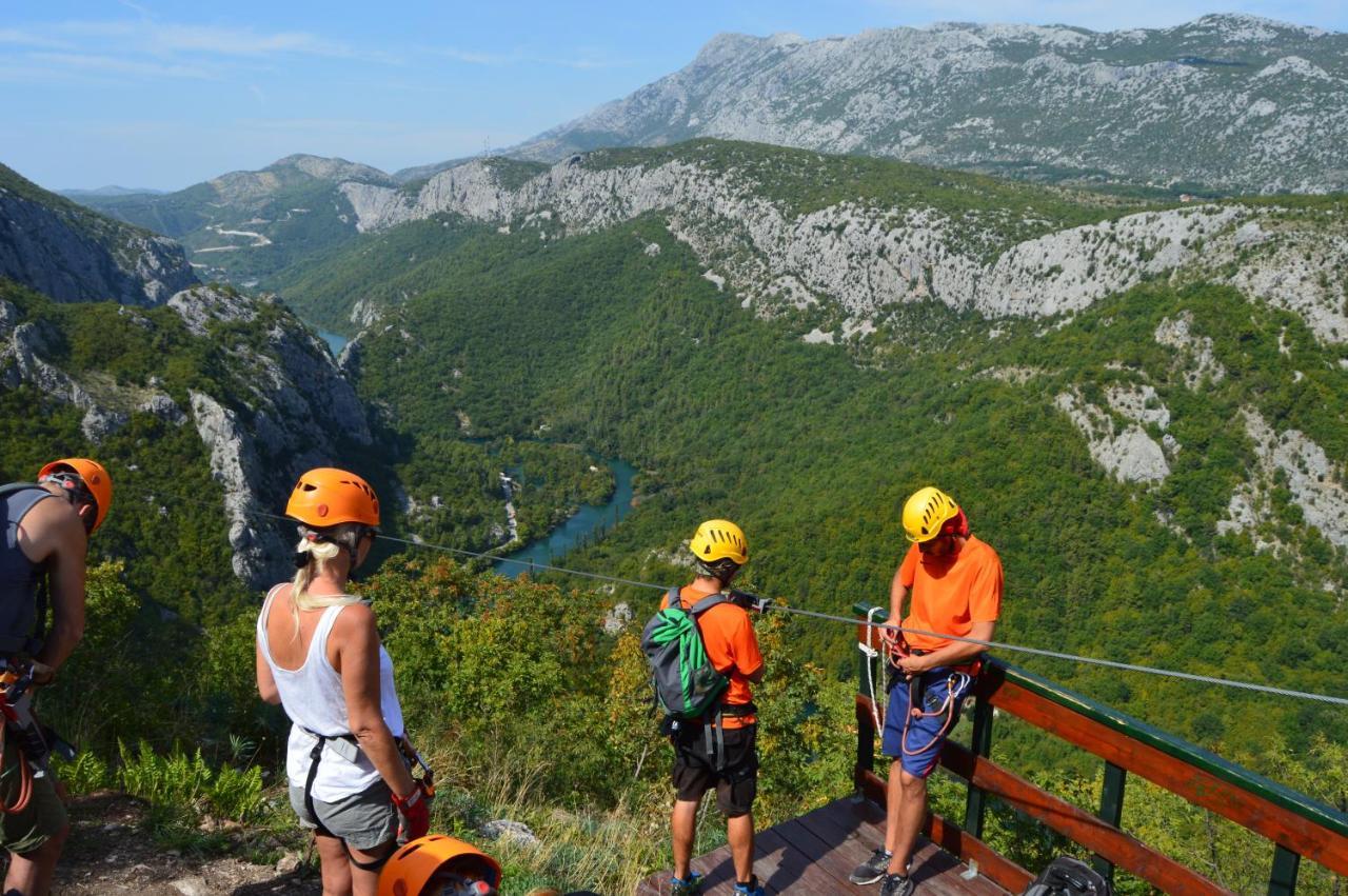 Rooms & Apartments Villa Anka Tučepi Екстериор снимка