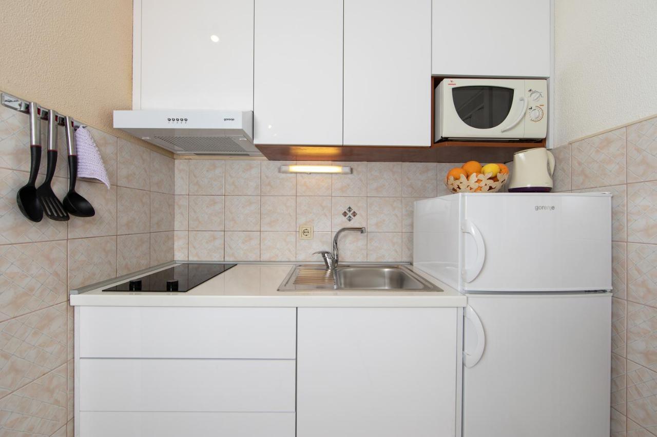 Rooms & Apartments Villa Anka Tučepi Екстериор снимка