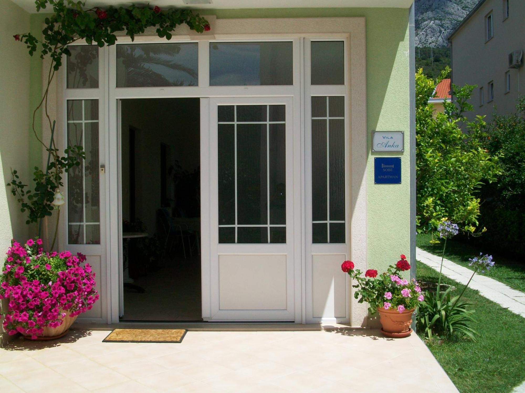 Rooms & Apartments Villa Anka Tučepi Екстериор снимка