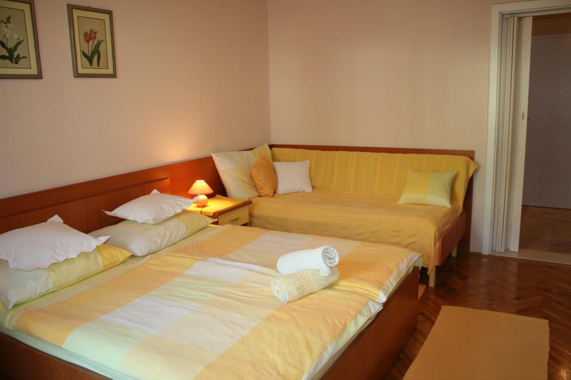 Rooms & Apartments Villa Anka Tučepi Стая снимка