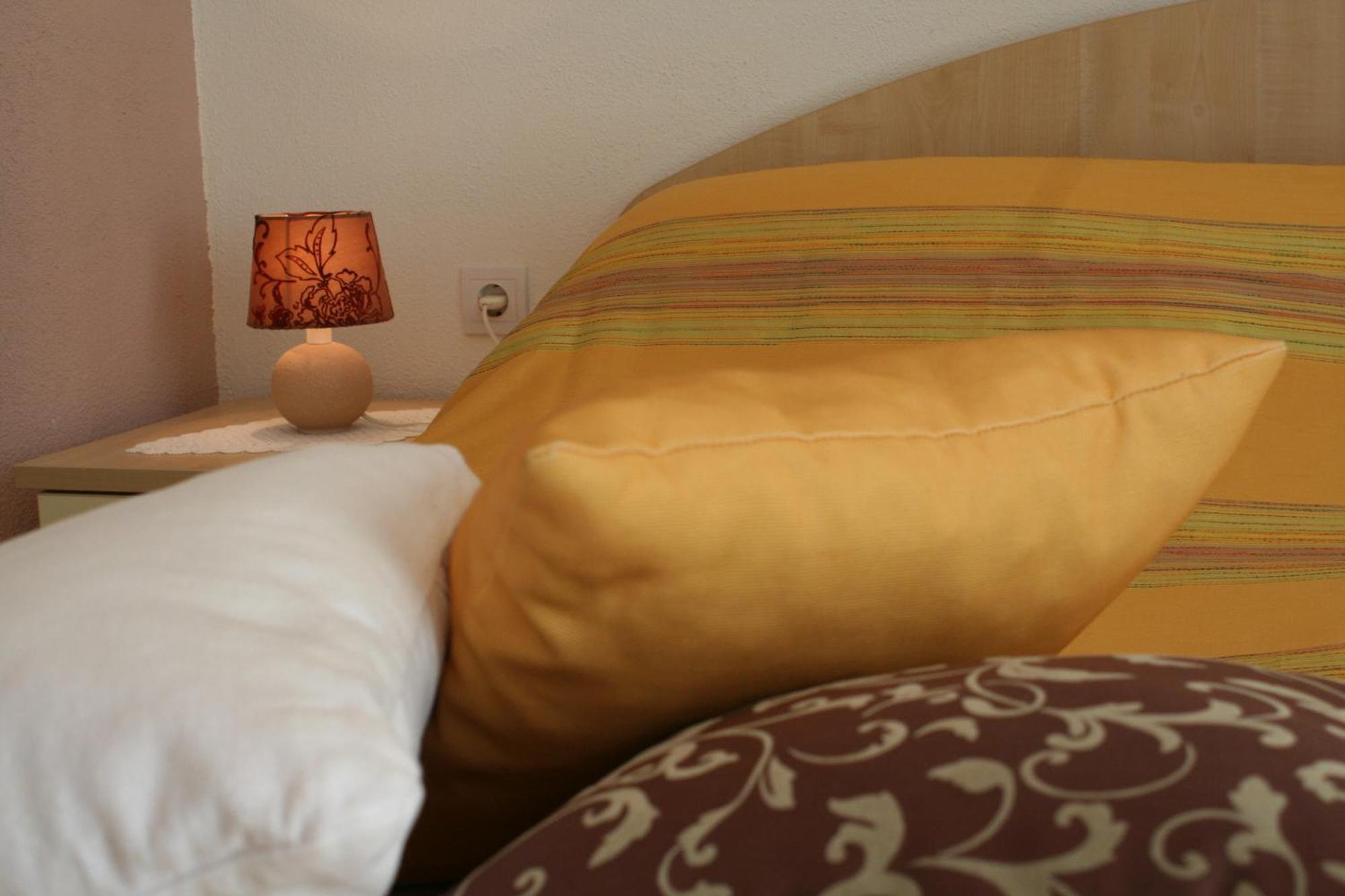 Rooms & Apartments Villa Anka Tučepi Стая снимка