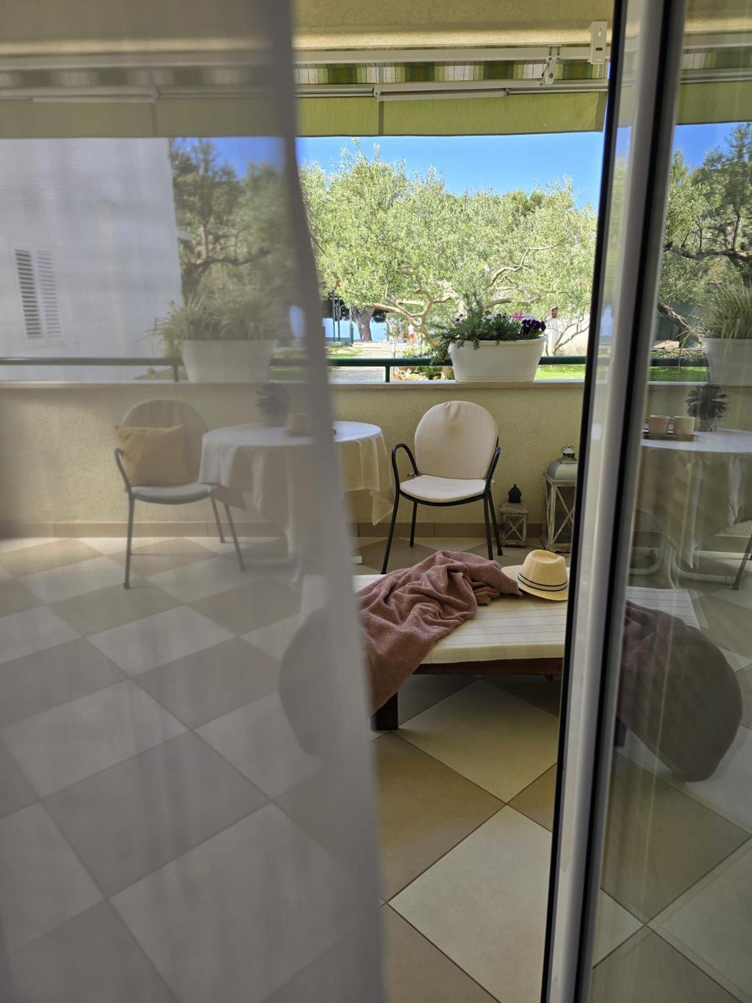 Rooms & Apartments Villa Anka Tučepi Екстериор снимка