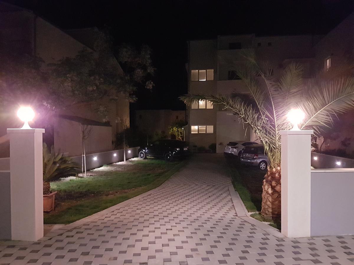 Rooms & Apartments Villa Anka Tučepi Екстериор снимка