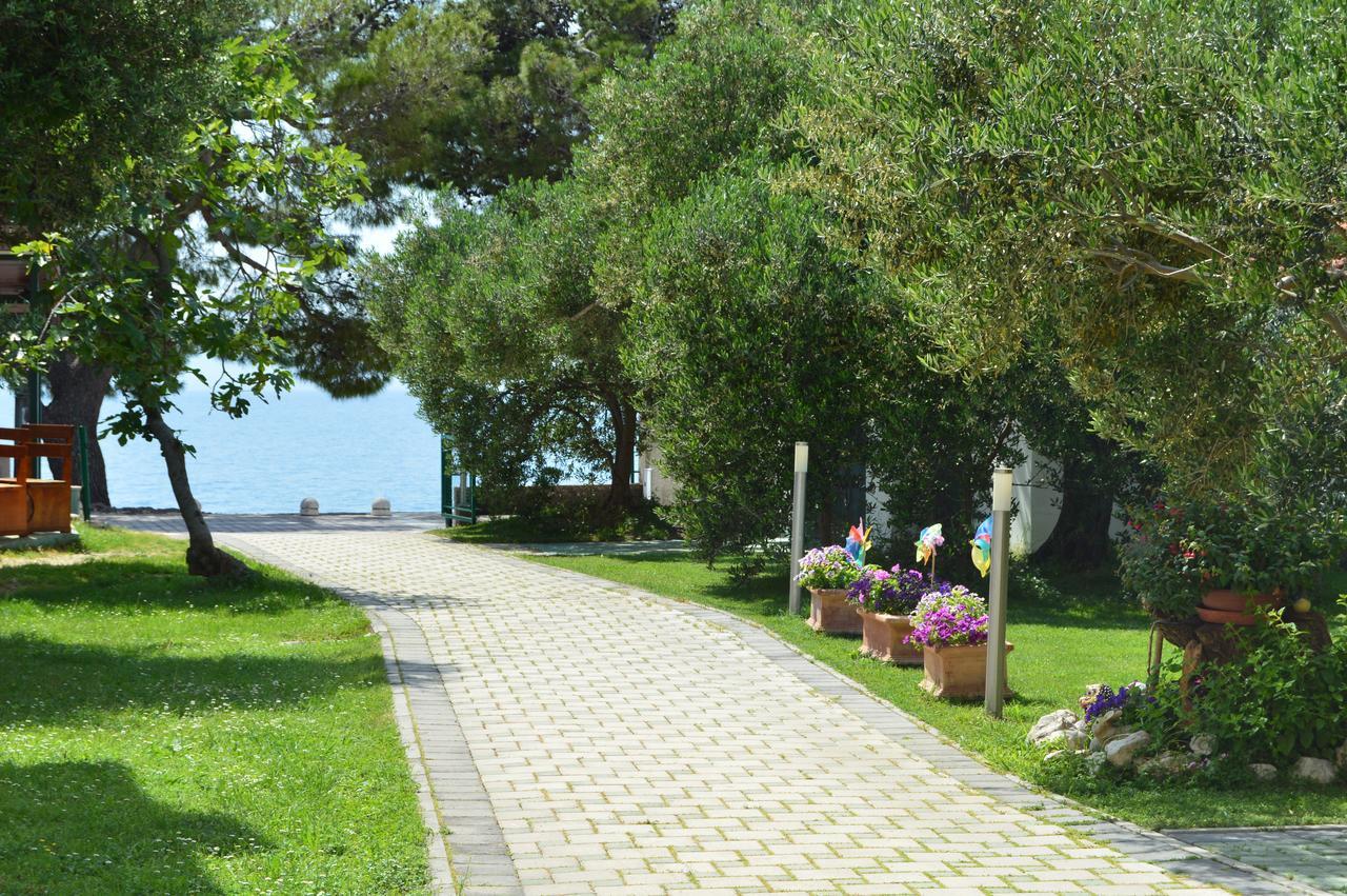 Rooms & Apartments Villa Anka Tučepi Екстериор снимка
