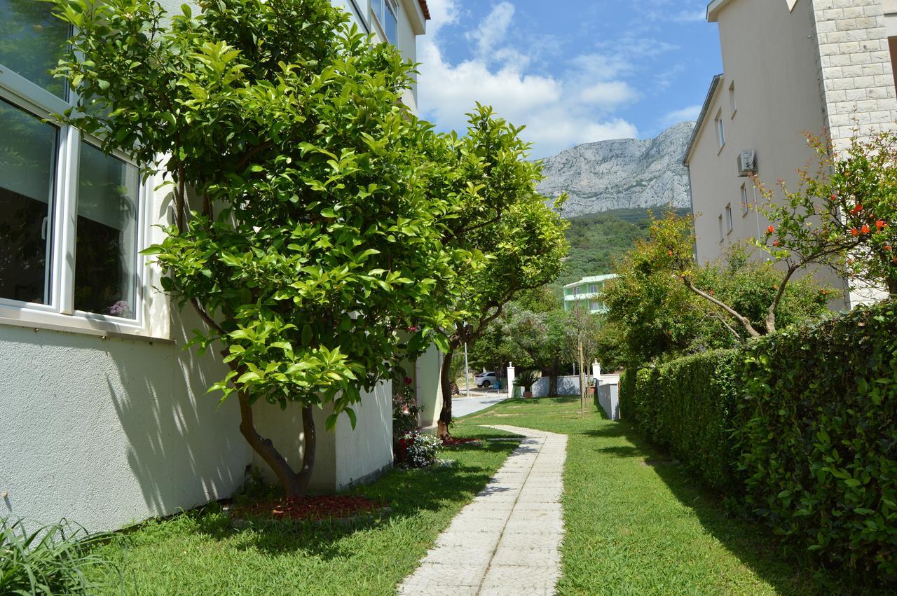 Rooms & Apartments Villa Anka Tučepi Екстериор снимка